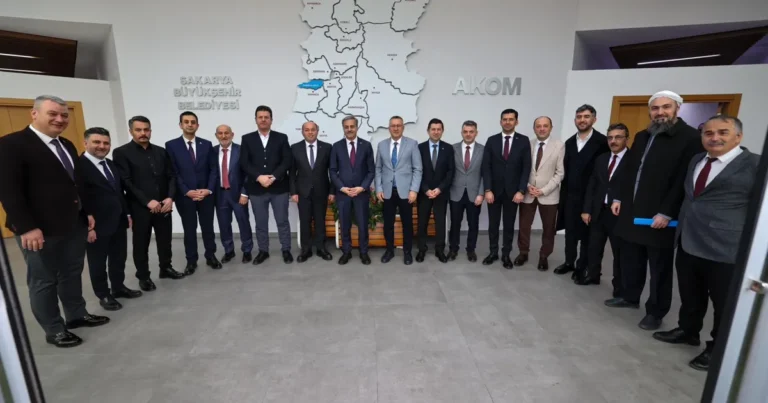 17-baskan-akomda-ortak-payda-sakarya-gundemiyle-bulustu-r9XiRmHY.webp