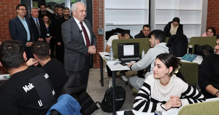 bursa-niluferde-finallere-hazirlanan-ogrencilere-corba-ikrami-LHU5K31T.webp