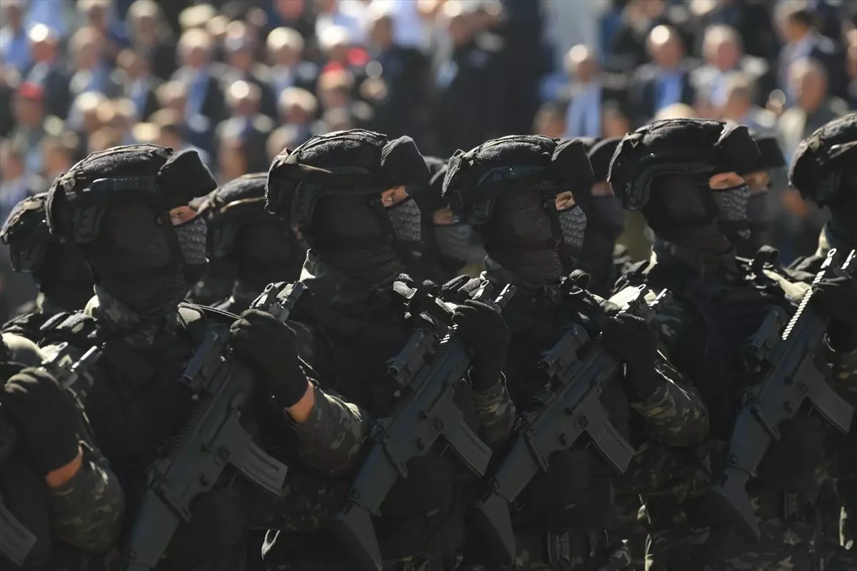 sirbistanda askere gecit toreni PA5Ah9et