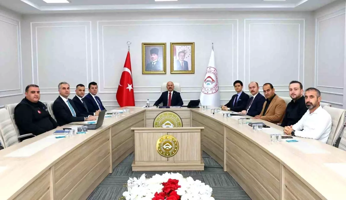 adiyamanda vali yardimcilari degerlendirme toplantisi duzenlendi O9pdqtue.jpg