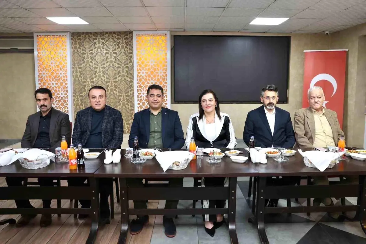 emrullah aydina veda yemegi 9kijliBm.jpg