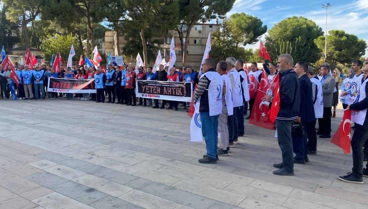 manisada okul muduru ve ogretmene saldiri DczcFH6g.jpg