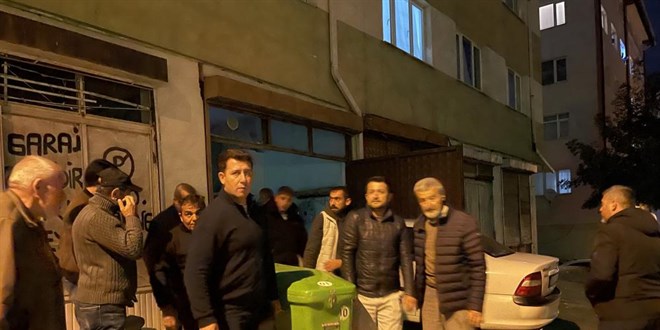 garajda otomobilin icinde olu bulundu ywgXKtqk.jpg