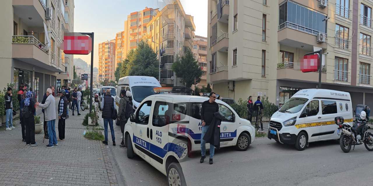 markette dehset anlari eski esine bicakla saldirdi KQcebVkk.jpg