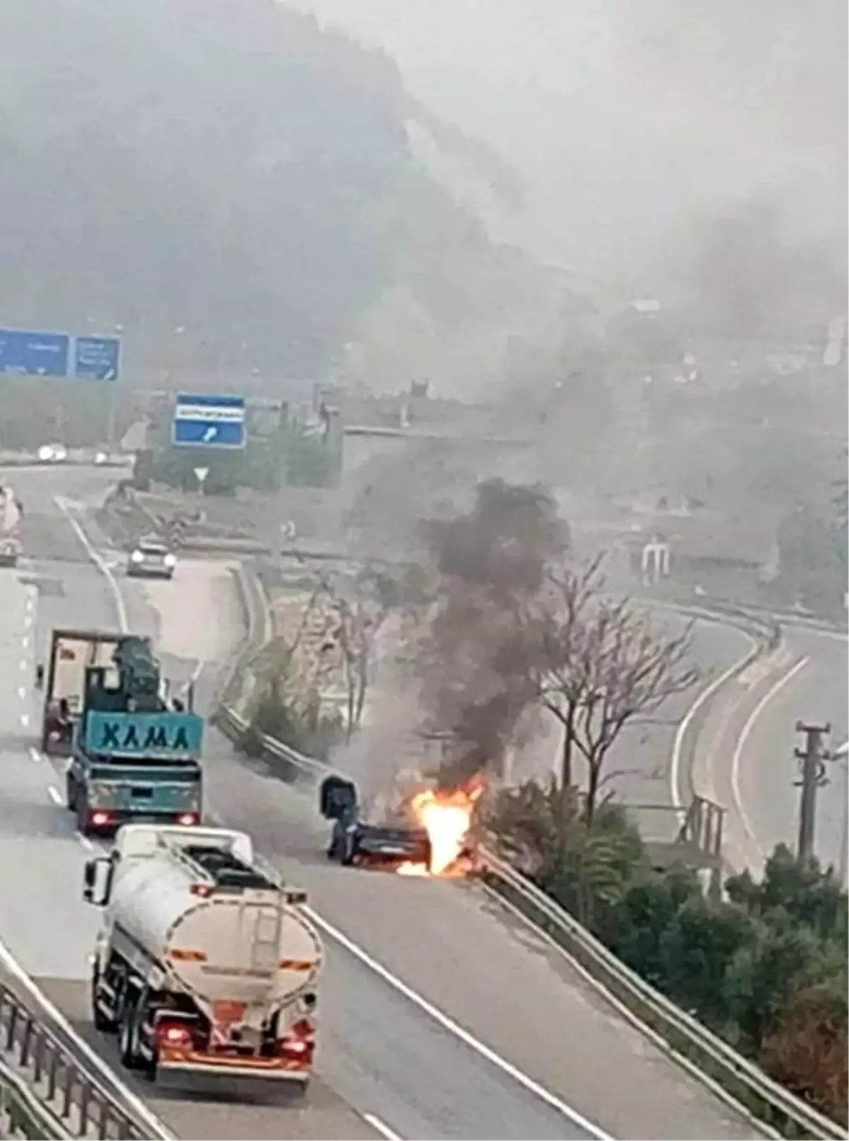 pamukovada seyir halindeki otomobil alev aldi yWmYXJRq.jpg