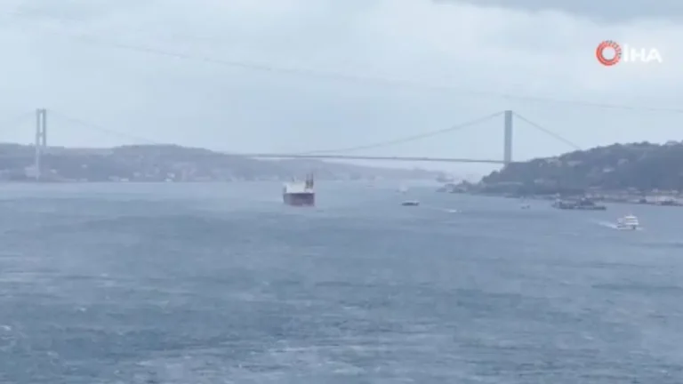 istanbul-bogazinda-gemi-arizasi-qIijybPU