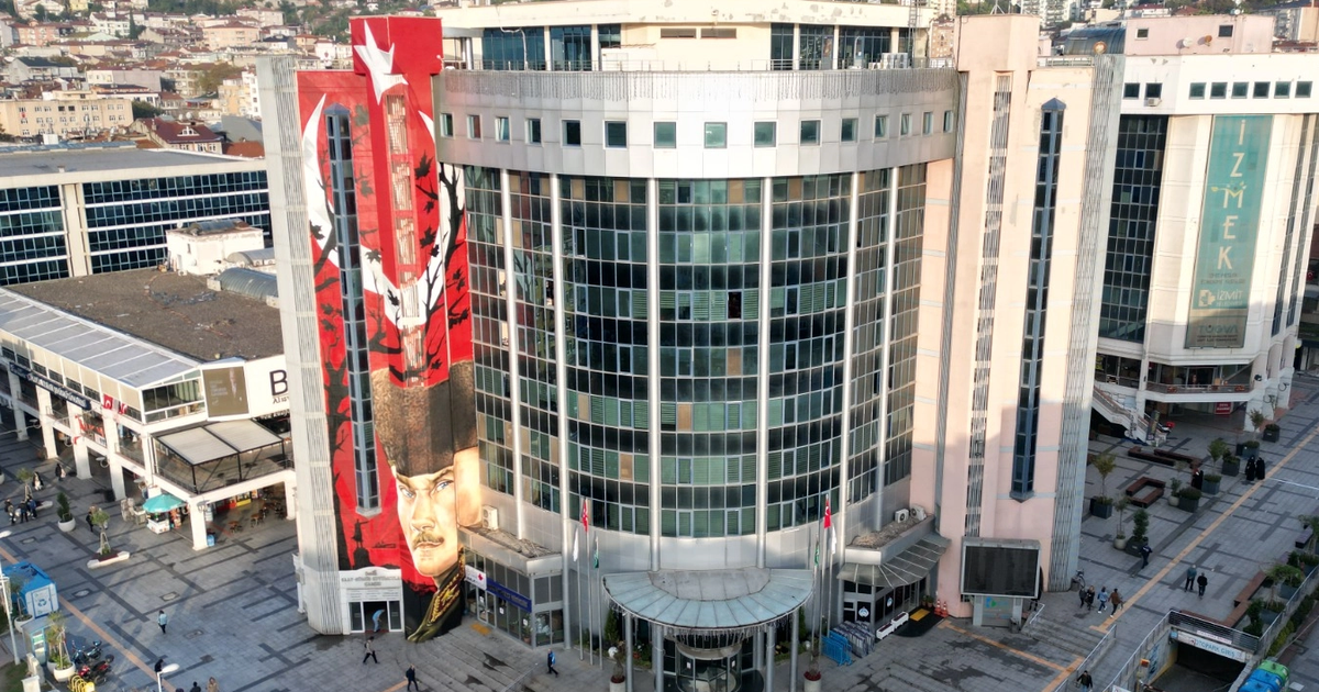 Izmit belediyesine sorusturma baskan hurriyet dahil 31 gozalti 1t7nTkiv