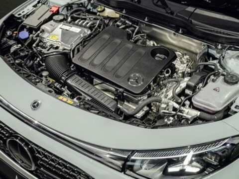 Mercedes cin mali motora gecti iddialarina teknik gerceklerle yanit bilgi kirliligi mi stratejik uretim XH4RC1El